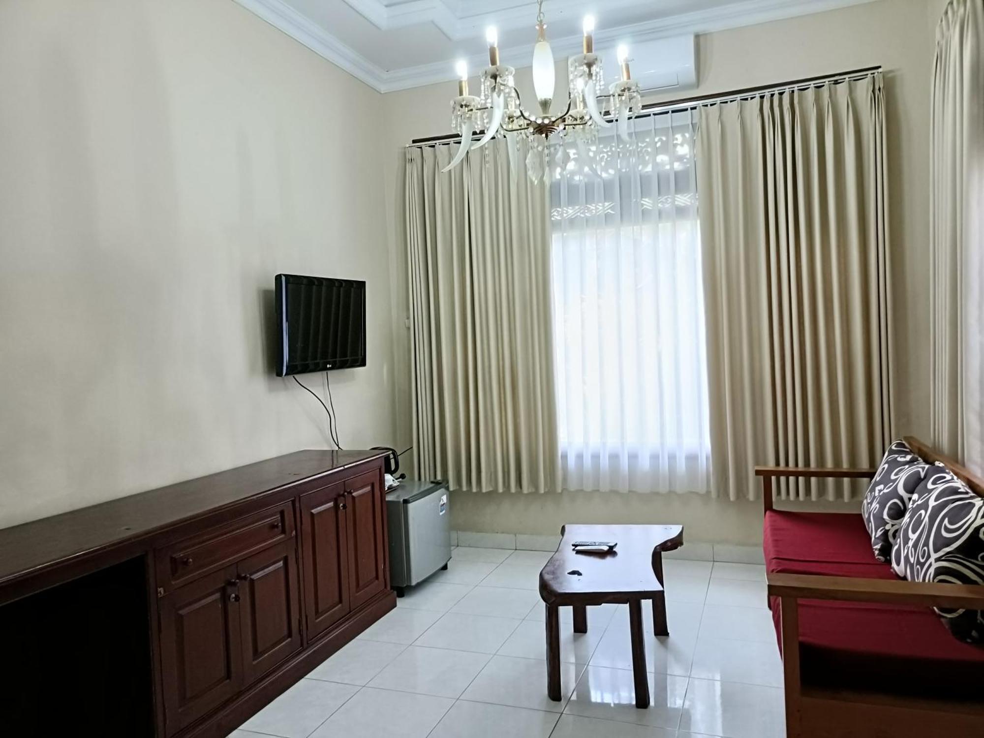 Ngetis Home Stay Санур Екстер'єр фото